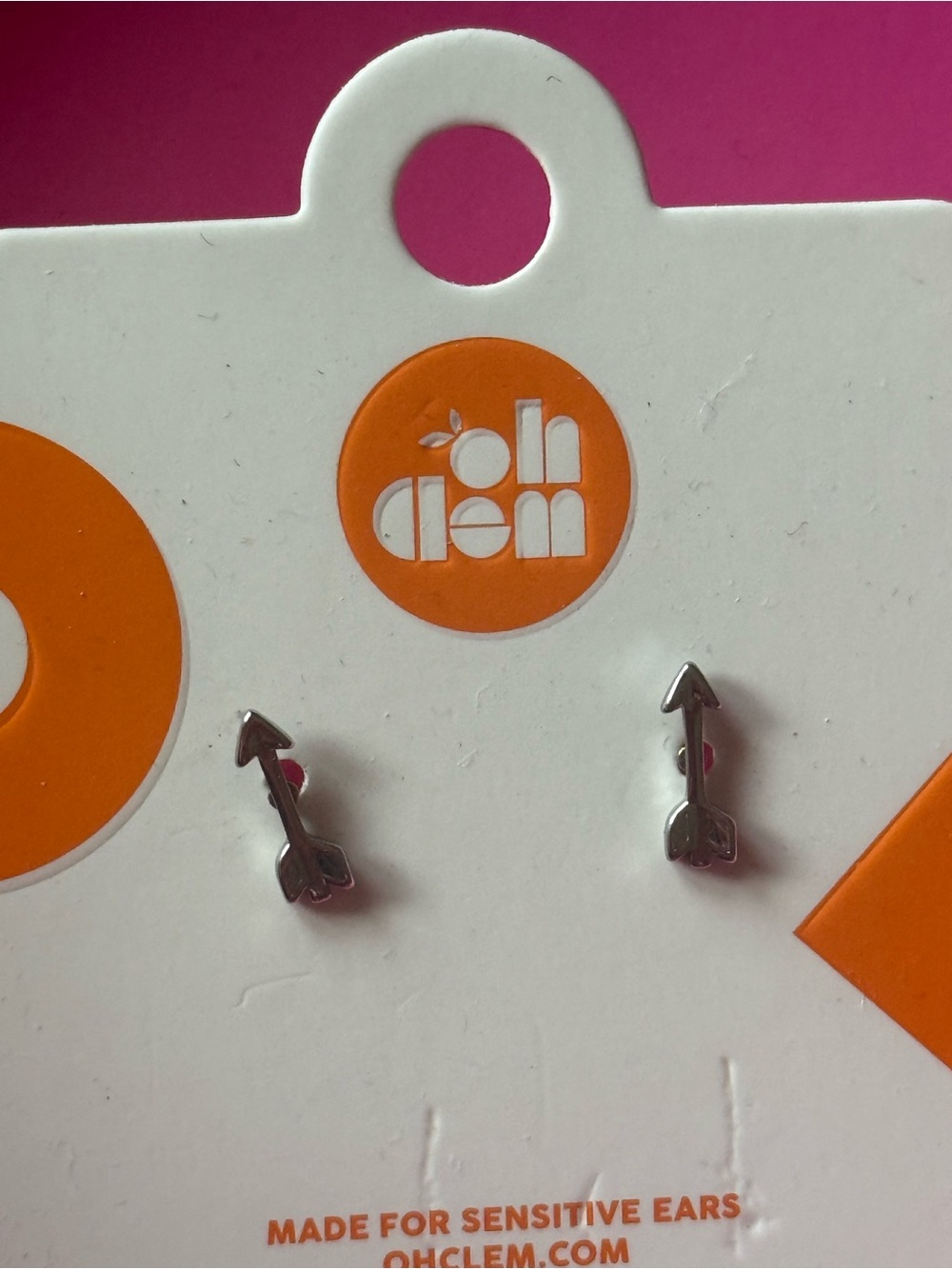 Oh Clem cute mini arrow studs - Picture 2 of 2